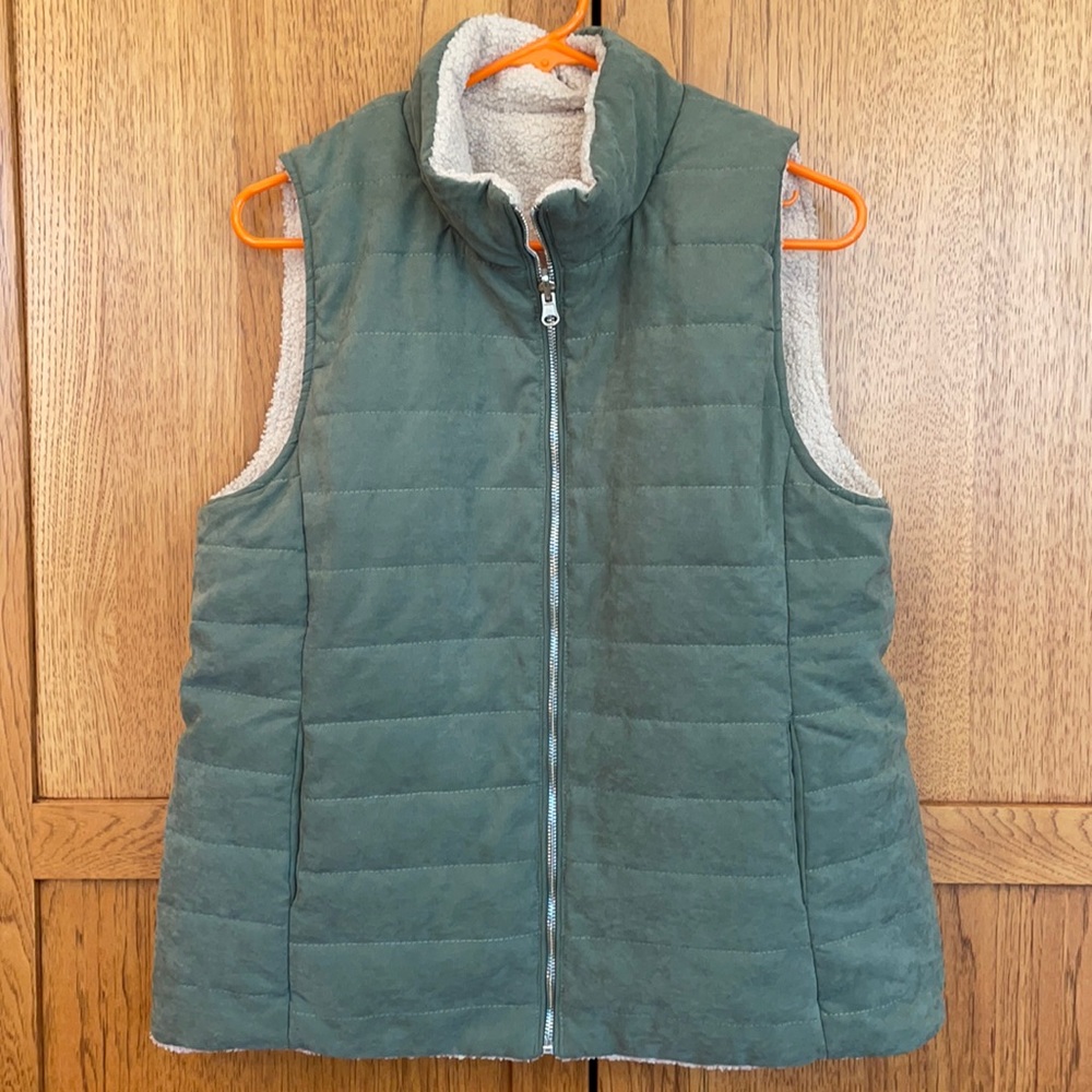 Reversible vest